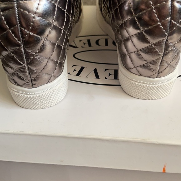 Steve Madden - Picture 3 of 4